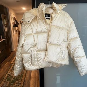 Alo French Vanilla Puffer - size Large